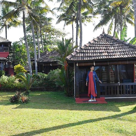 Blue Water Beach Resort Varkala Esterno foto