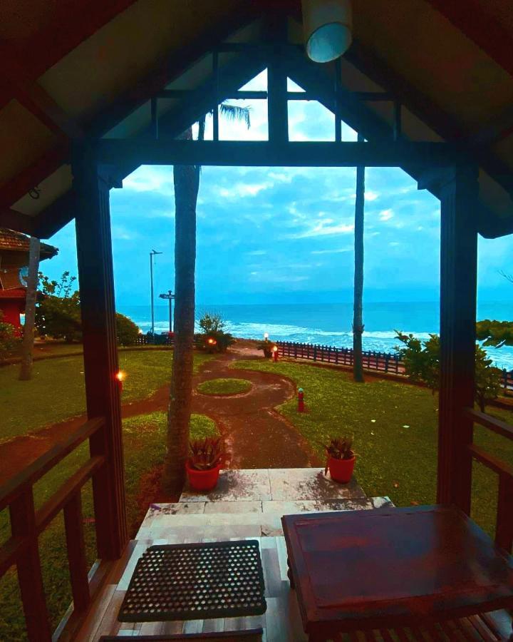 Blue Water Beach Resort Varkala Esterno foto