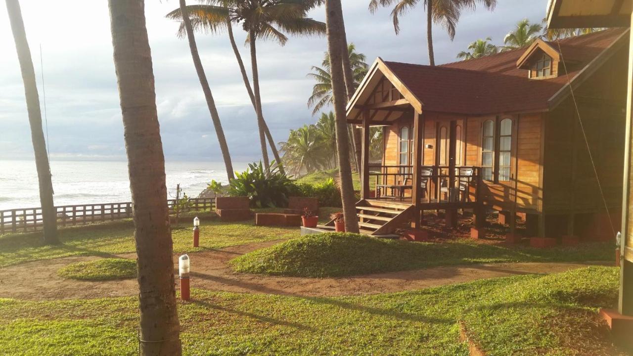 Blue Water Beach Resort Varkala Esterno foto