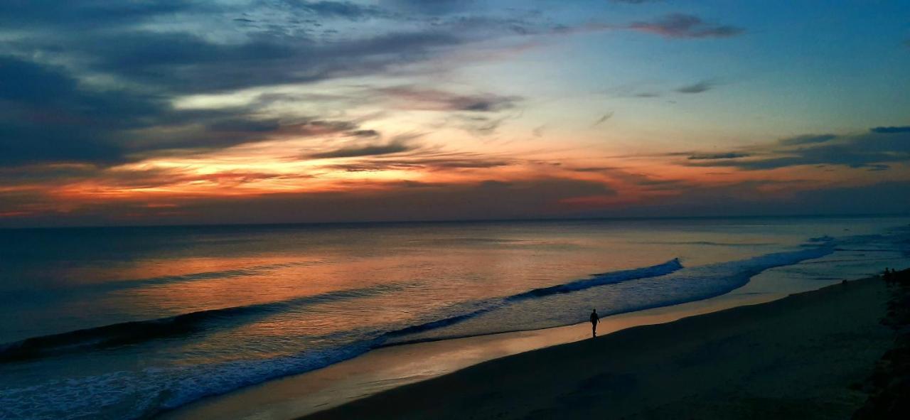 Blue Water Beach Resort Varkala Esterno foto