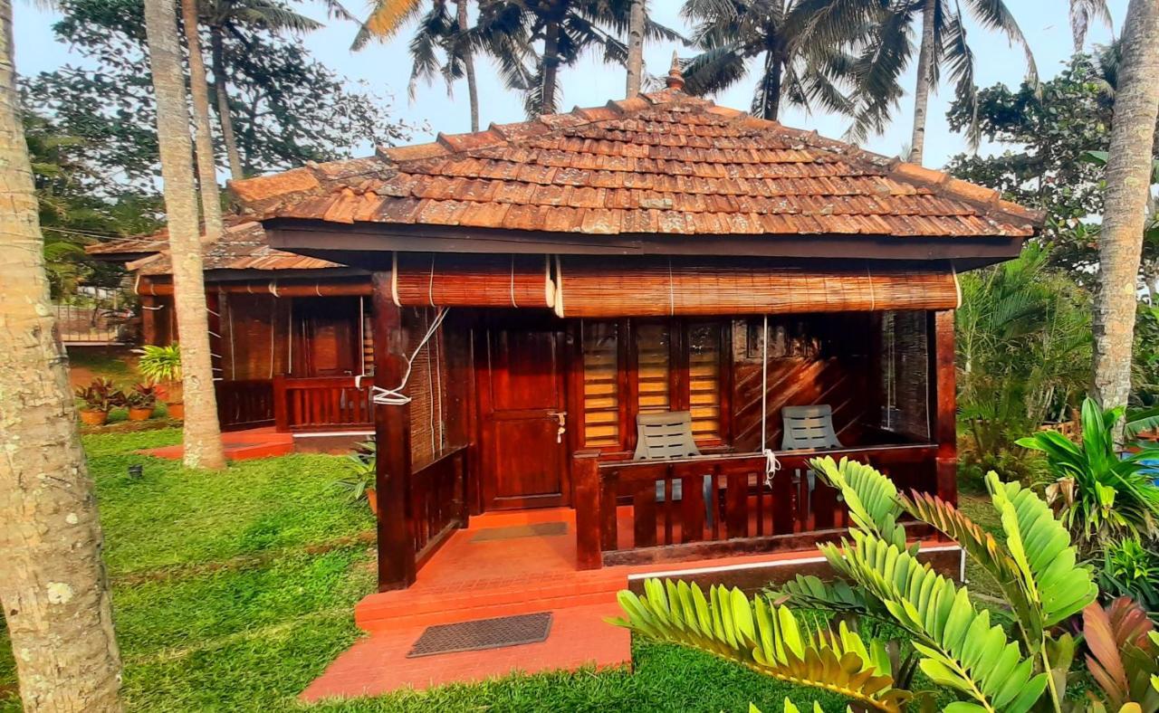Blue Water Beach Resort Varkala Esterno foto