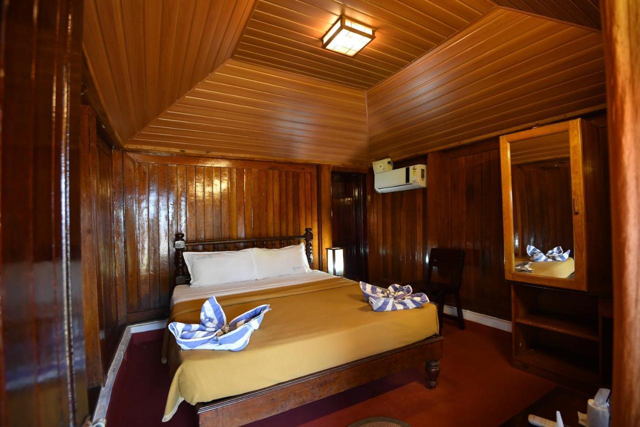 Blue Water Beach Resort Varkala Esterno foto