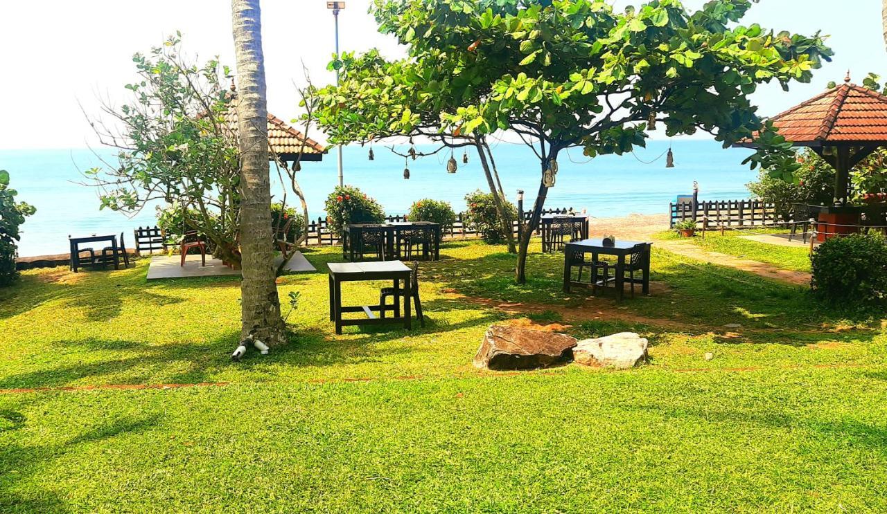 Blue Water Beach Resort Varkala Esterno foto