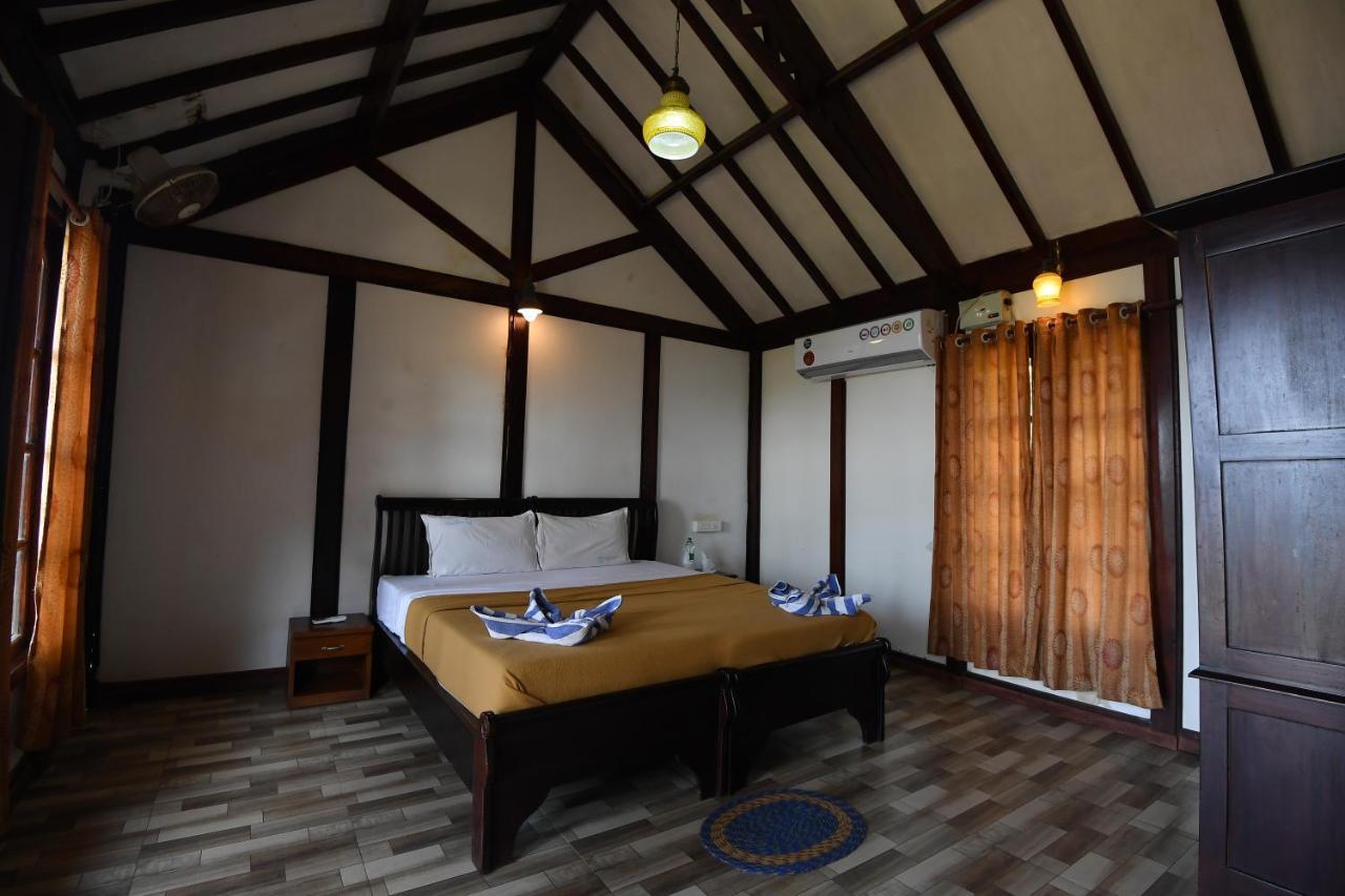 Blue Water Beach Resort Varkala Esterno foto
