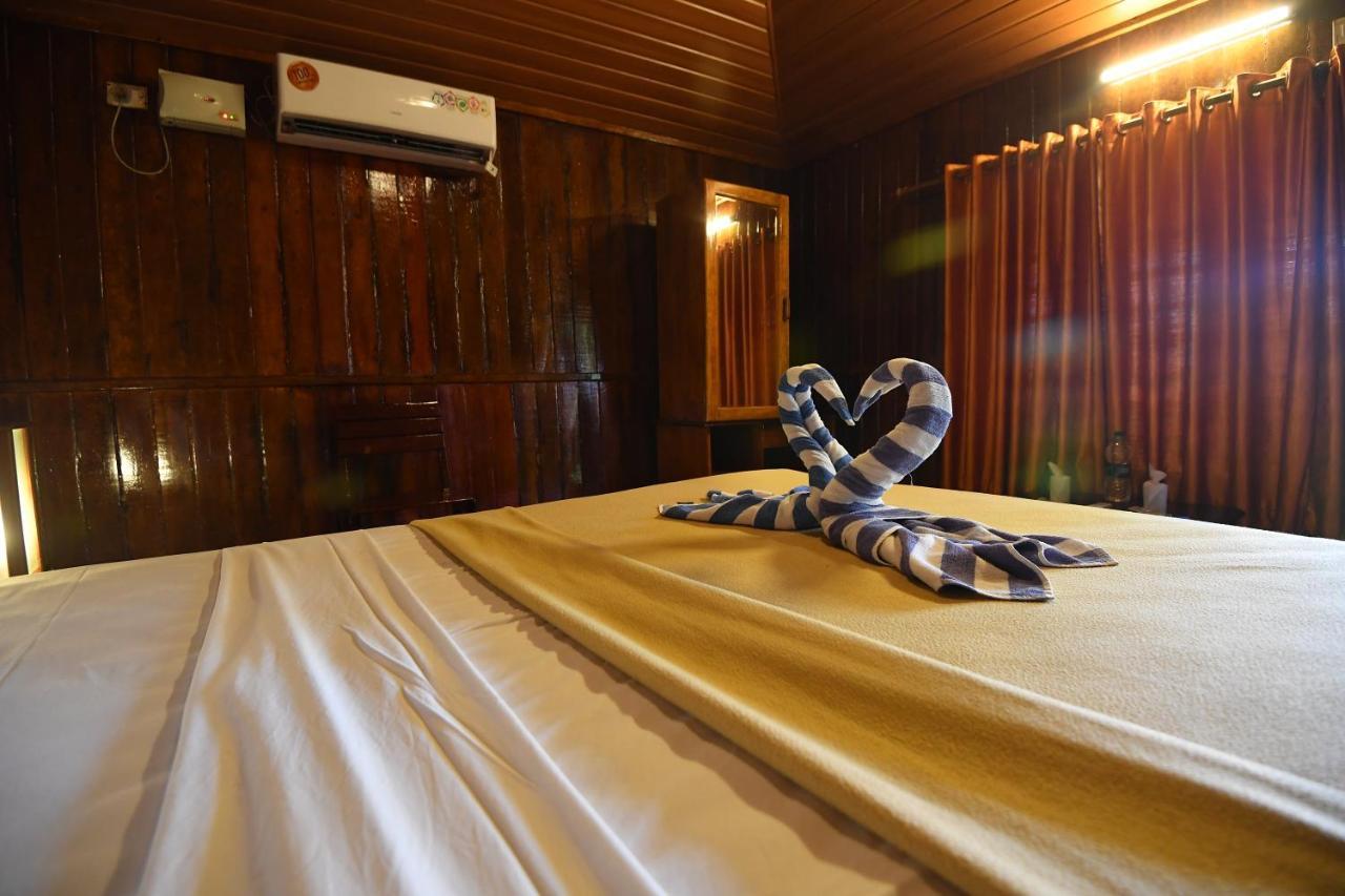 Blue Water Beach Resort Varkala Esterno foto