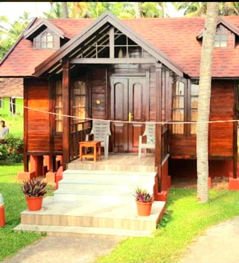 Blue Water Beach Resort Varkala Esterno foto