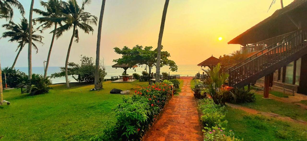 Blue Water Beach Resort Varkala Esterno foto