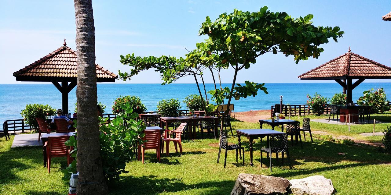 Blue Water Beach Resort Varkala Esterno foto